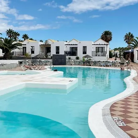 Casa Lila Montecastillo J9 アパート *